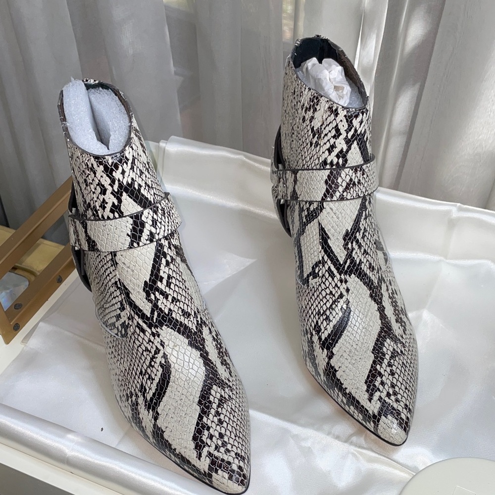 Vince Camuto Merrie, Seashell multi color Tucson Snakeskin Ankle Boots